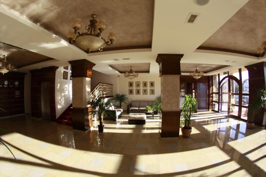 Hotel Imperium スチャヴァ エクステリア 写真